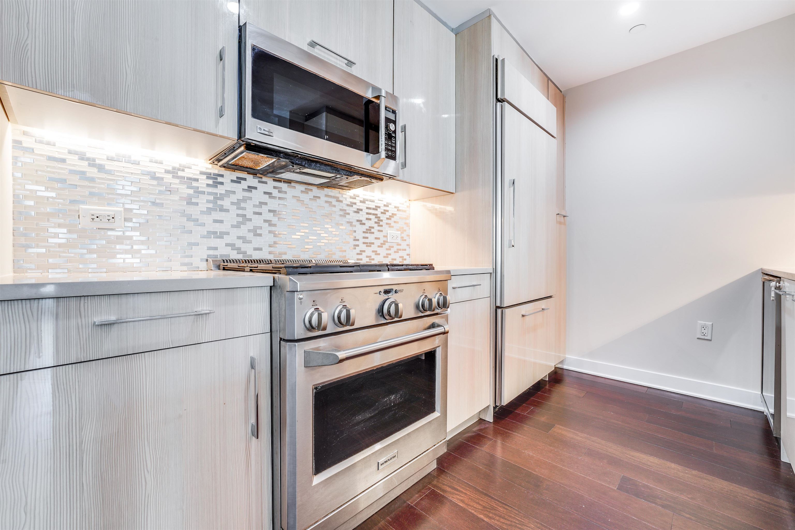 1200 AVENUE AT PORT IMPERIAL Unit: 421