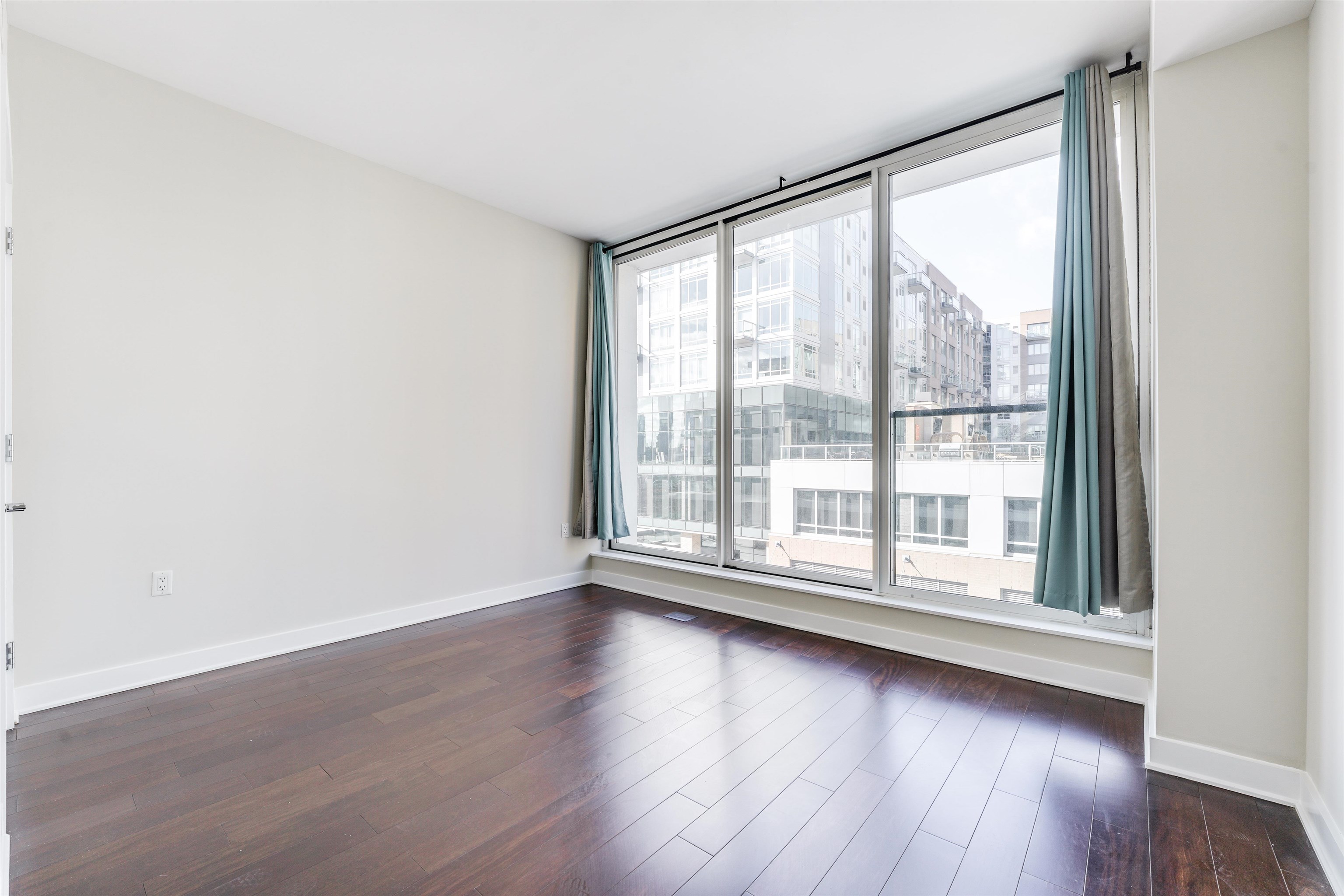 1200 AVENUE AT PORT IMPERIAL Unit: 421