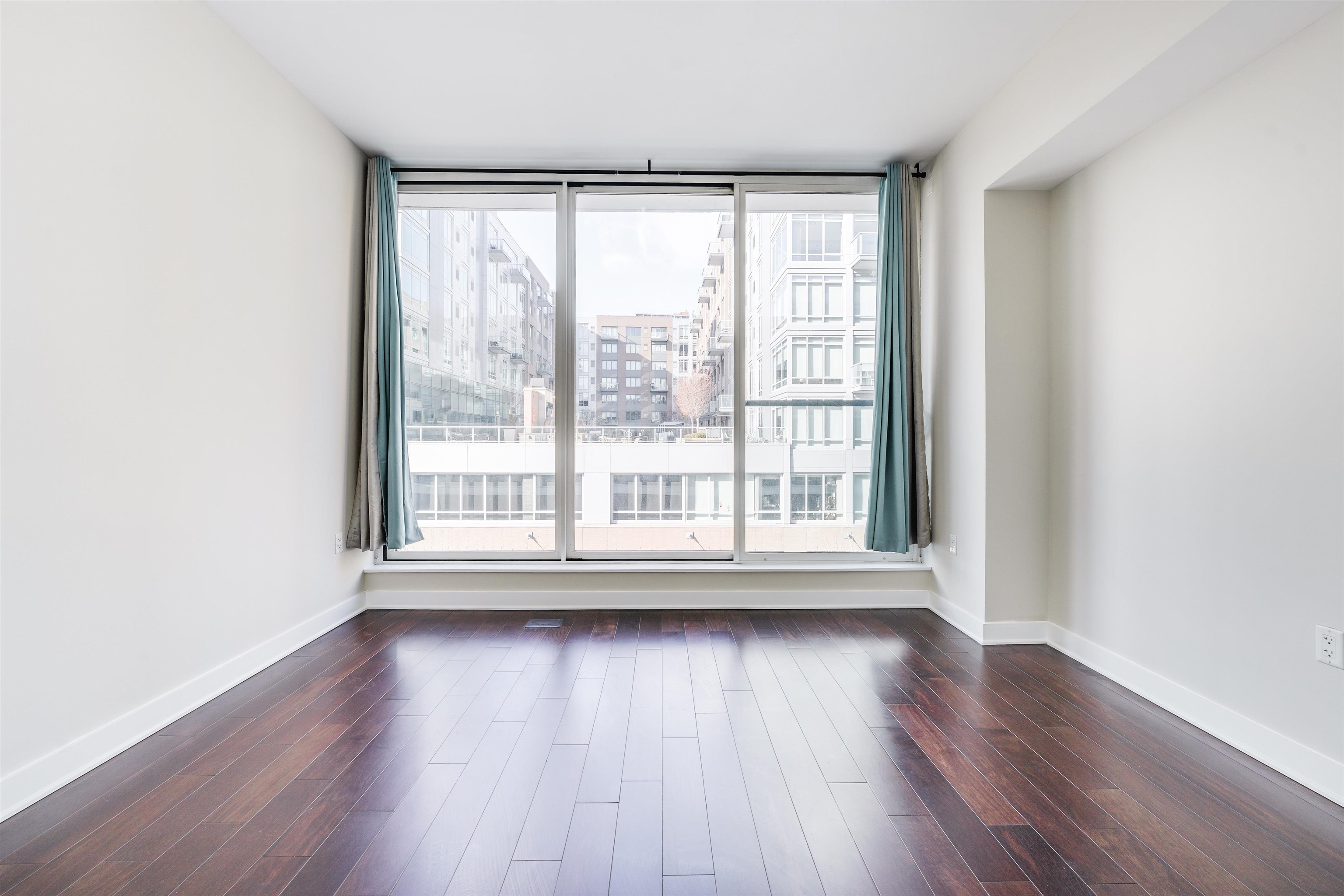 1200 AVENUE AT PORT IMPERIAL Unit: 421