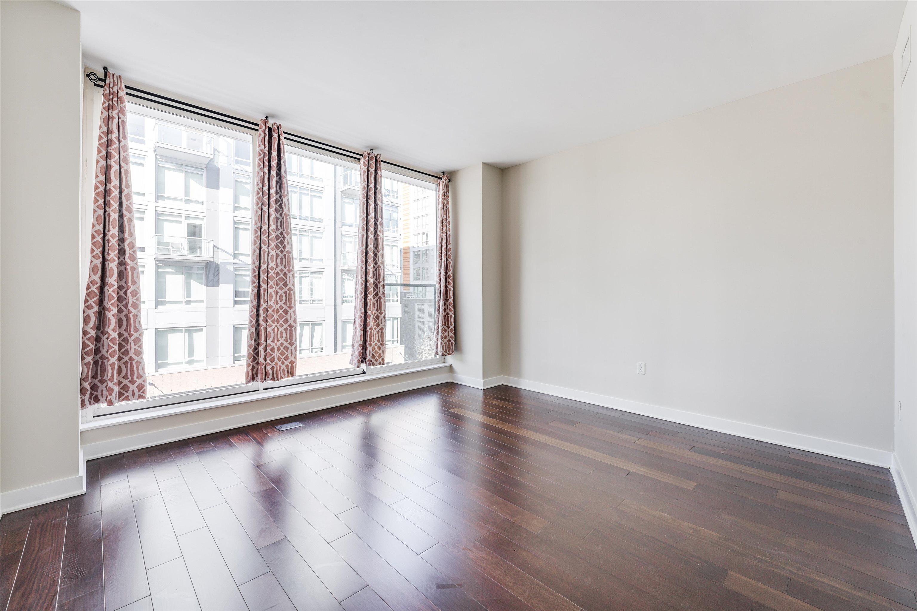 1200 AVENUE AT PORT IMPERIAL Unit: 421