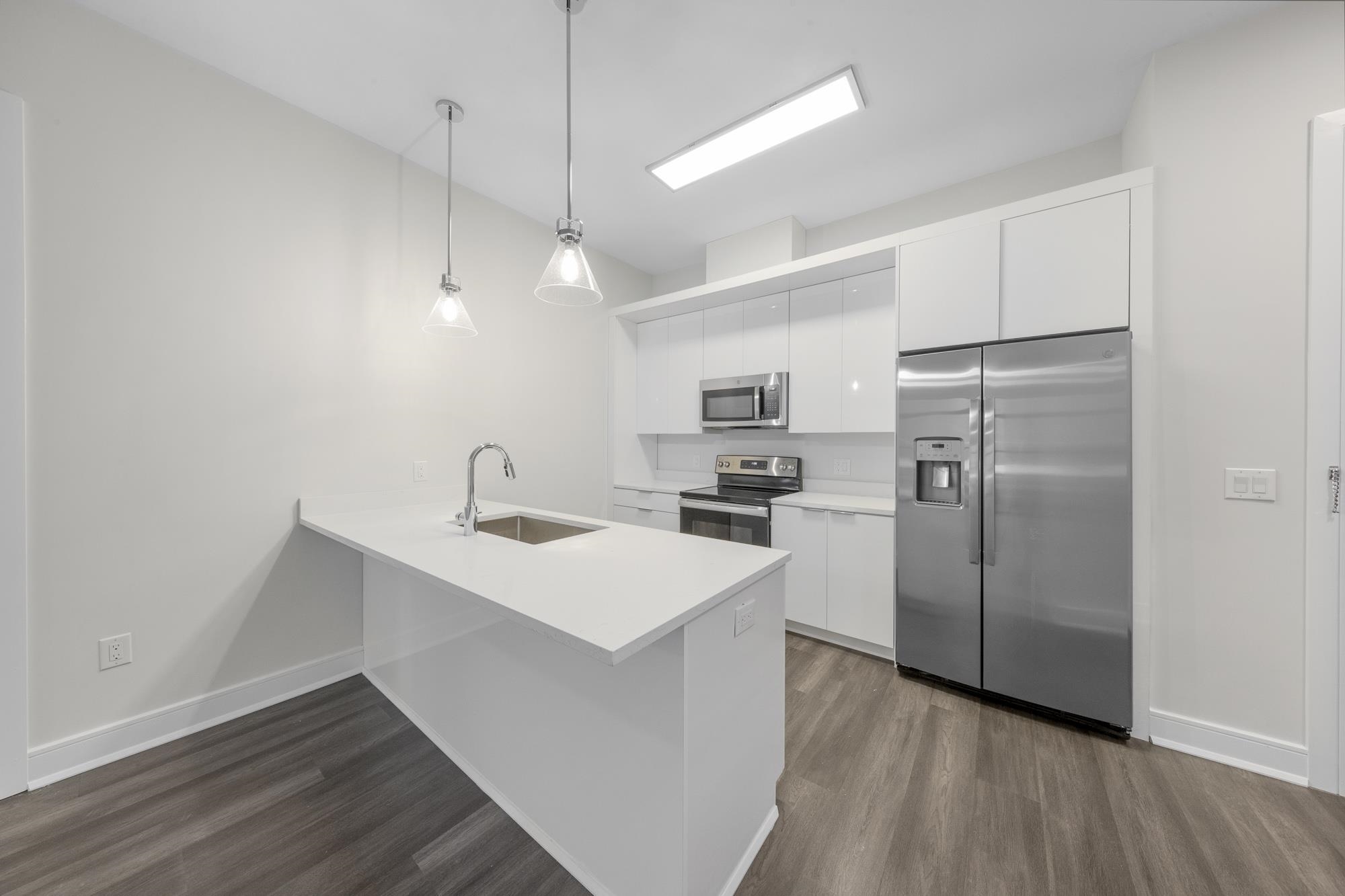 121 34TH ST Unit: 513
