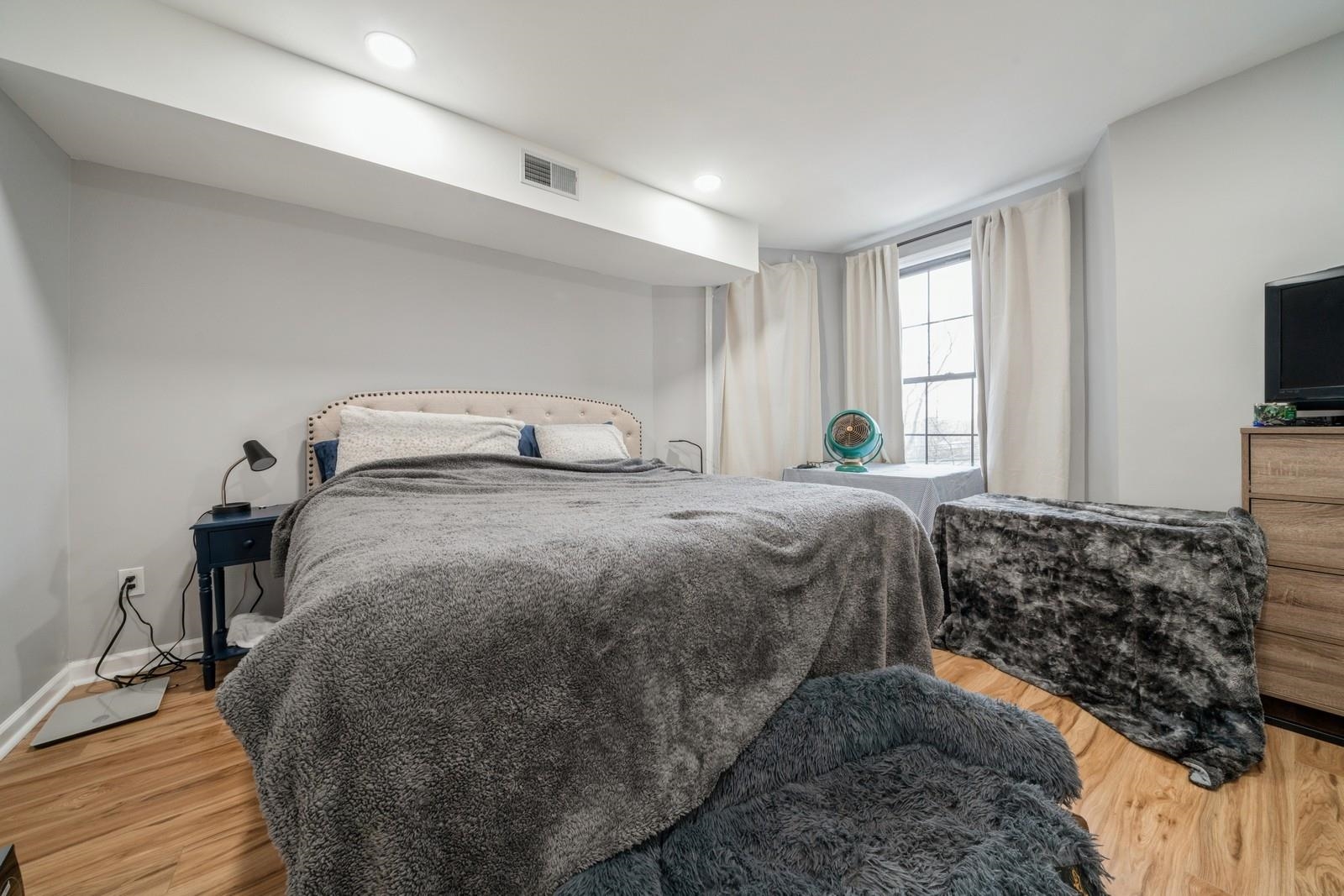 318 2ND ST Unit: 2