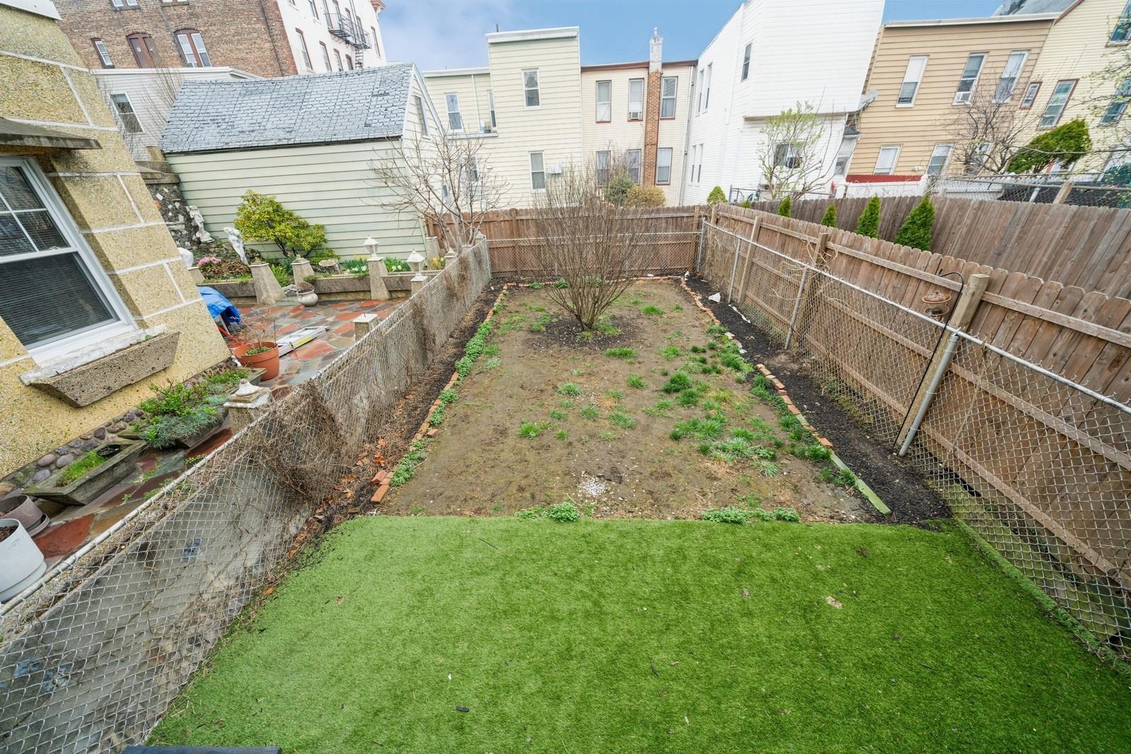 318 2ND ST Unit: 2