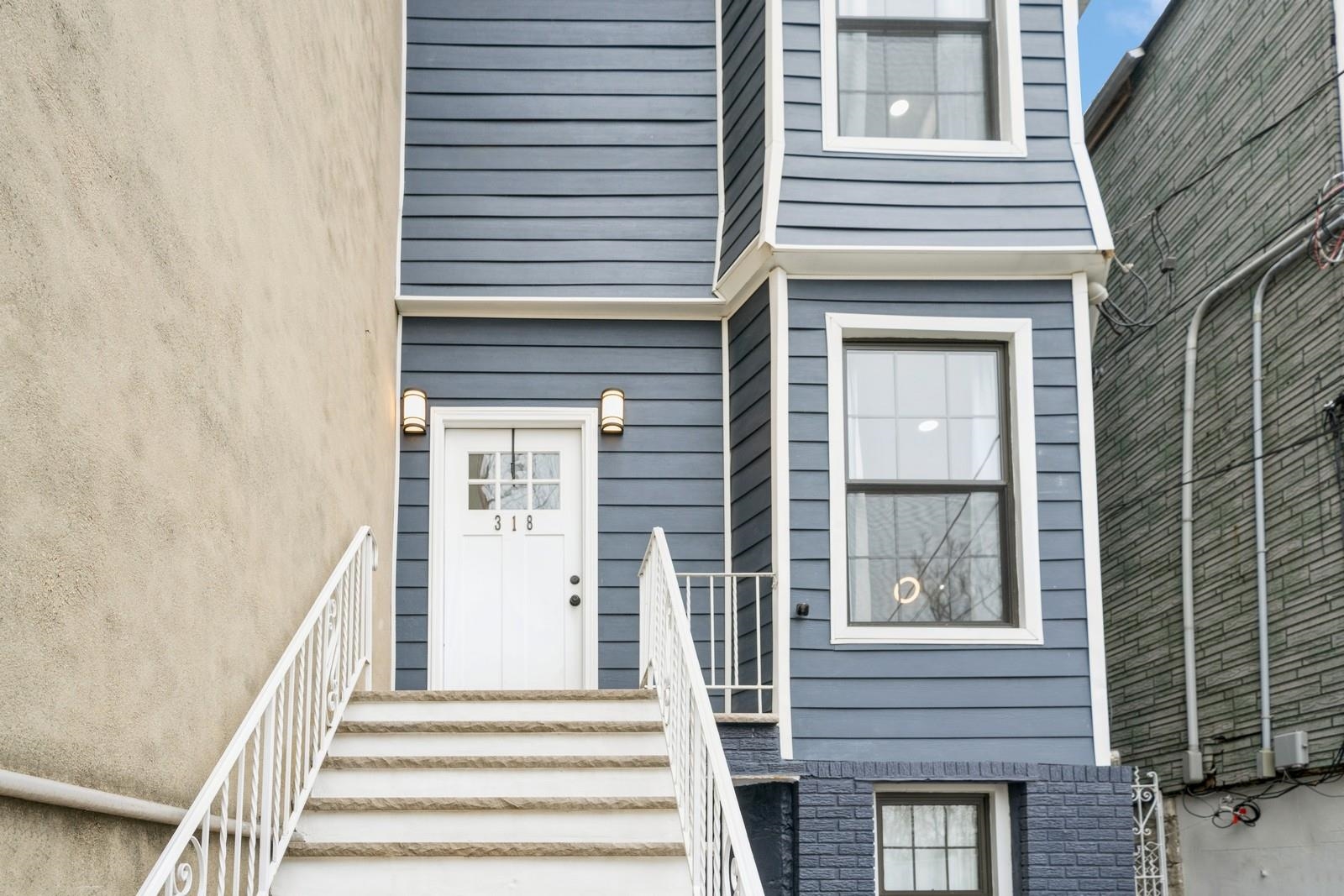 318 2ND ST Unit: 2