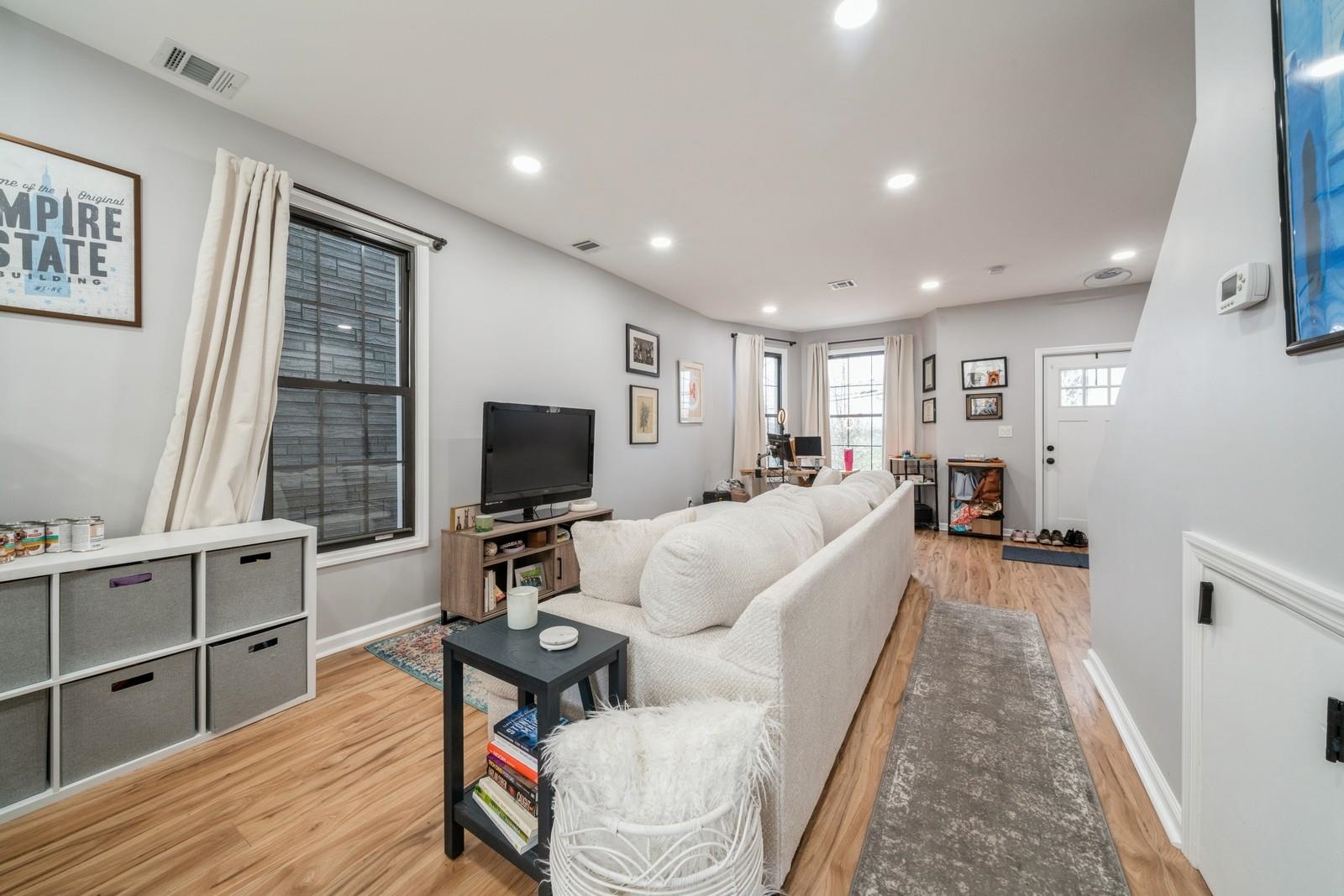 318 2ND ST Unit: 2