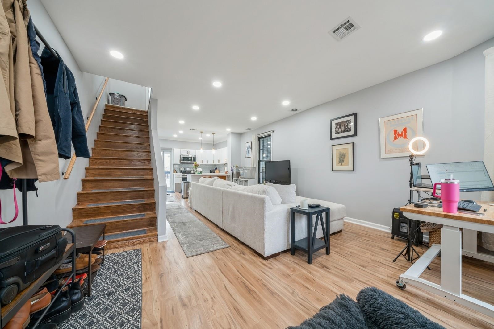 318 2ND ST Unit: 2