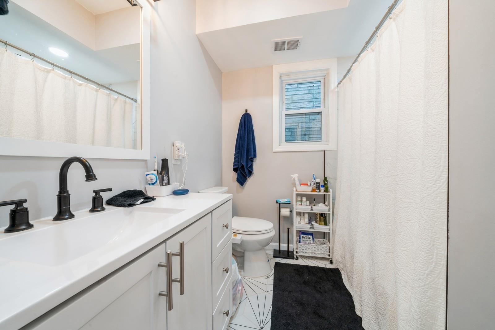 318 2ND ST Unit: 2
