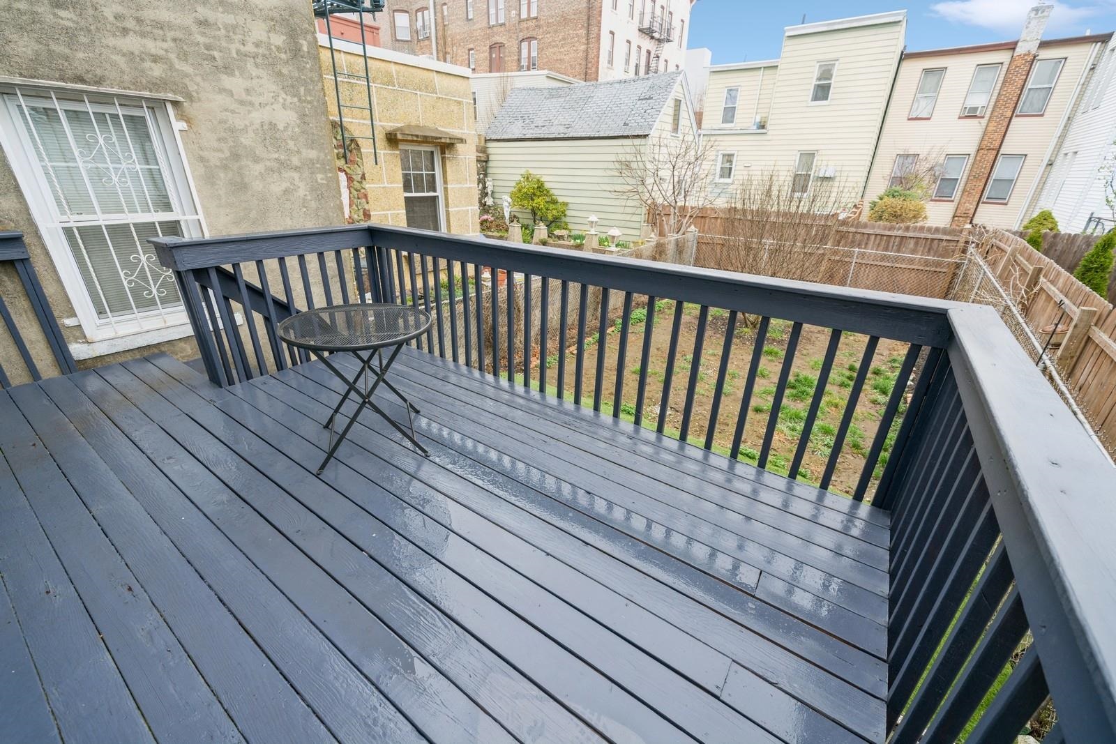 318 2ND ST Unit: 2