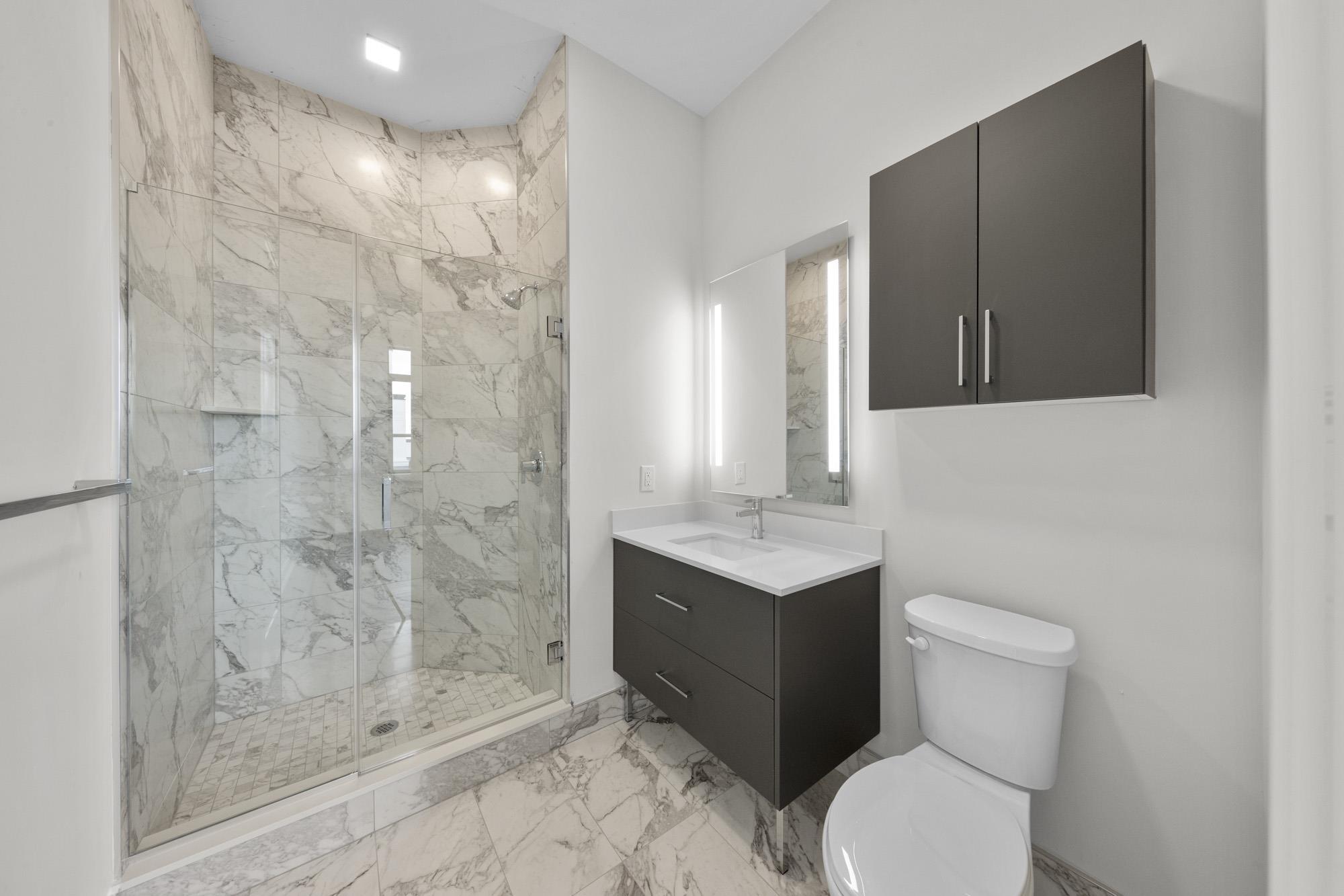 121 34TH ST Unit: 405