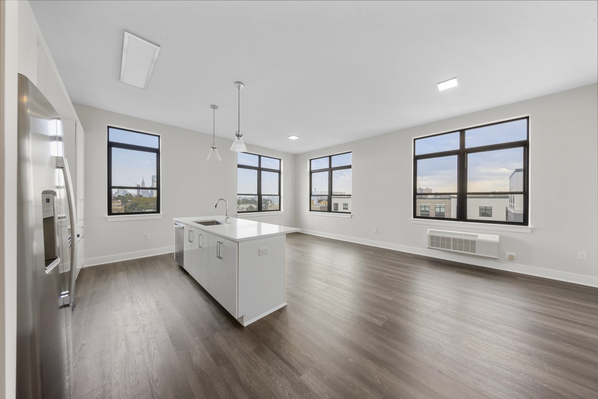 121 34TH ST Unit: 405