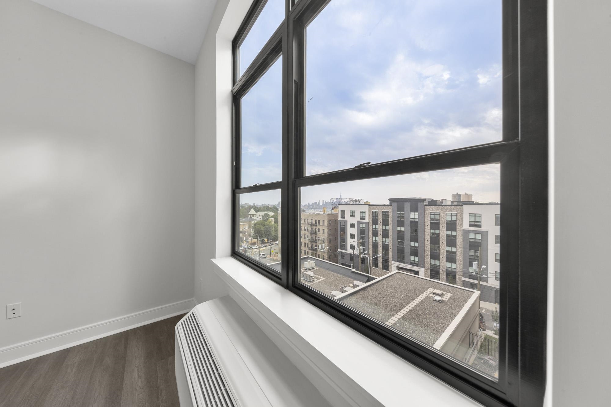 121 34TH ST Unit: 405