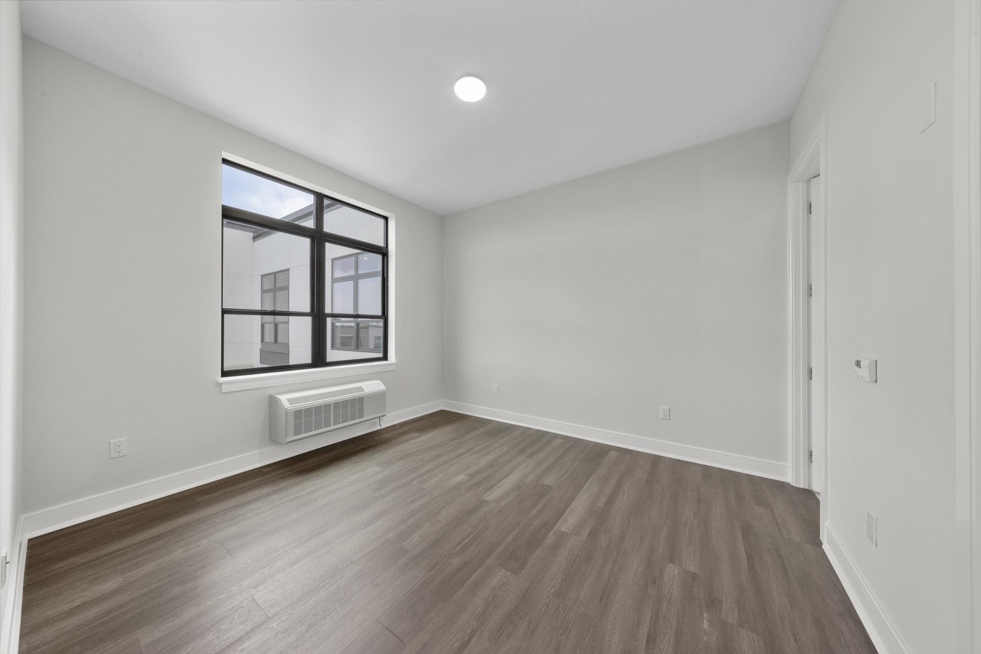 121 34TH ST Unit: 405