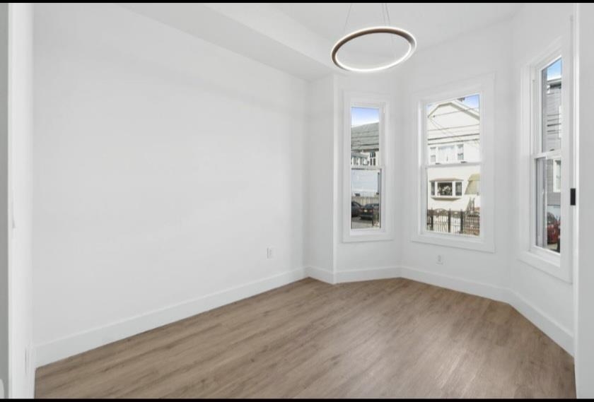 234 WEBSTER AVE Unit: 1R
