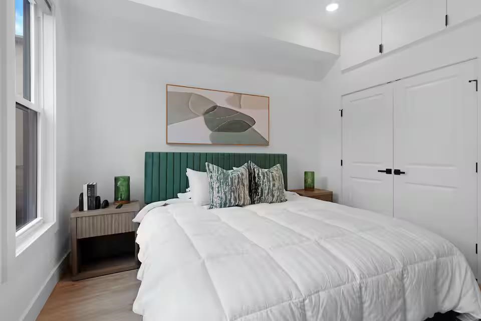 234 WEBSTER AVE Unit: 1R