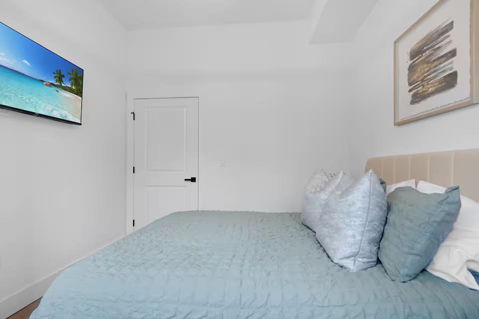 234 WEBSTER AVE Unit: 1R