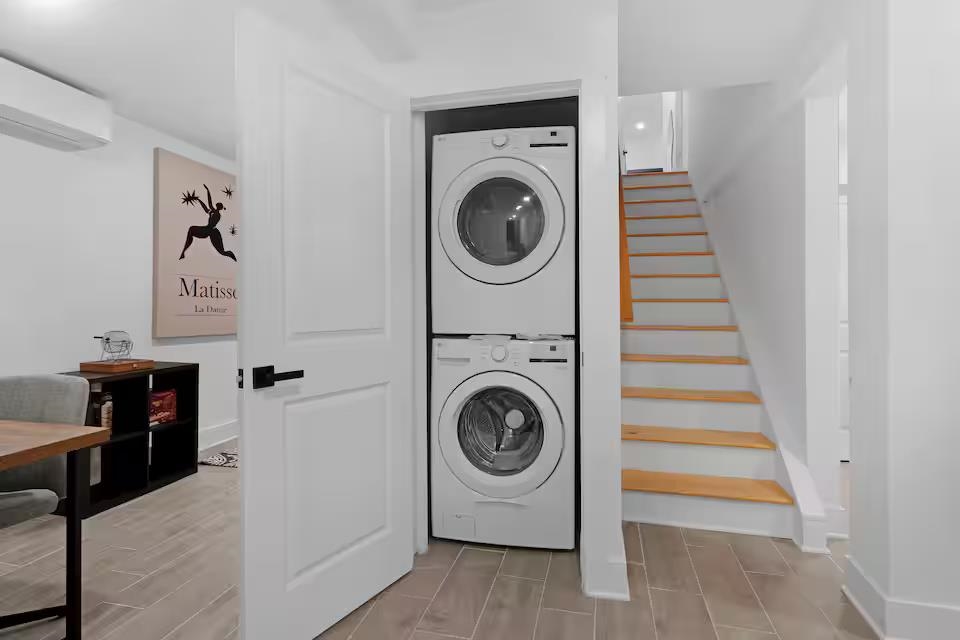 234 WEBSTER AVE Unit: 1R