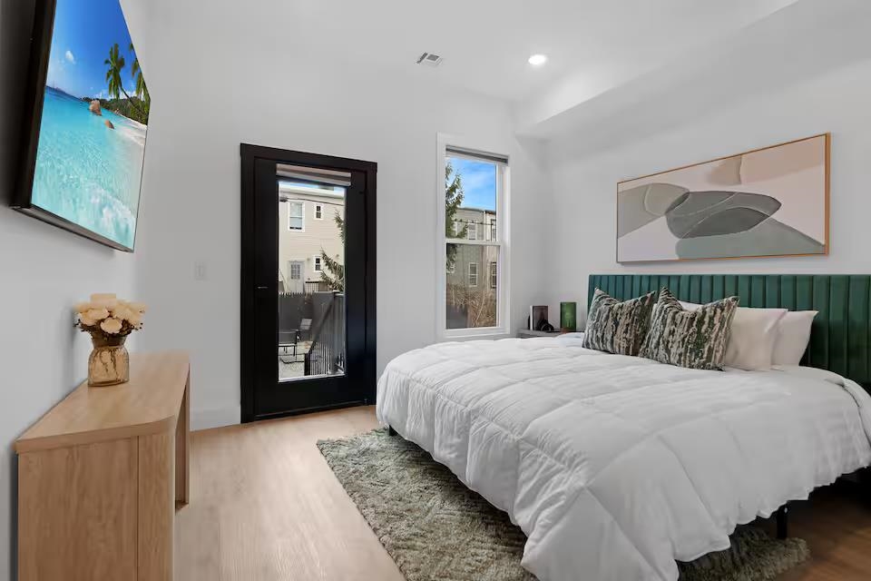 234 WEBSTER AVE Unit: 1R