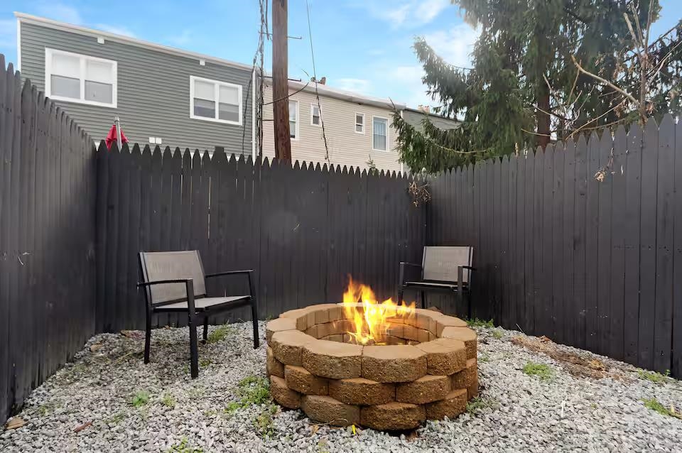 234 WEBSTER AVE Unit: 1R