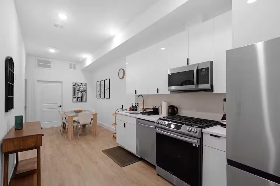 234 WEBSTER AVE Unit: 1R