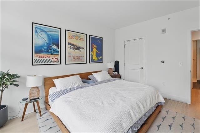 1400 HUDSON ST Unit: 220