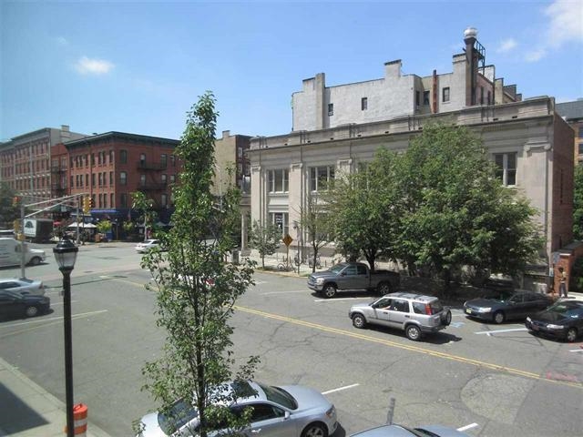 1400 HUDSON ST Unit: 220