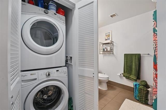 1400 HUDSON ST Unit: 220