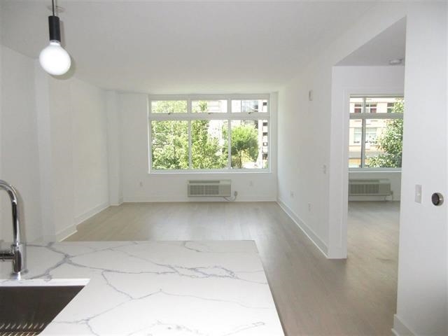 1400 HUDSON ST Unit: 220