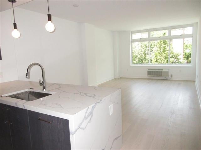 1400 HUDSON ST Unit: 220