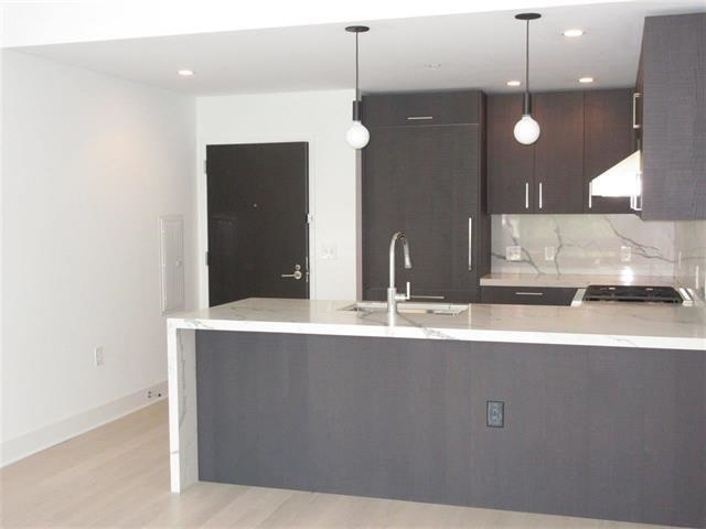 1400 HUDSON ST Unit: 220