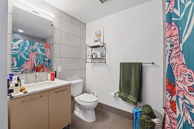 1400 HUDSON ST Unit: 220