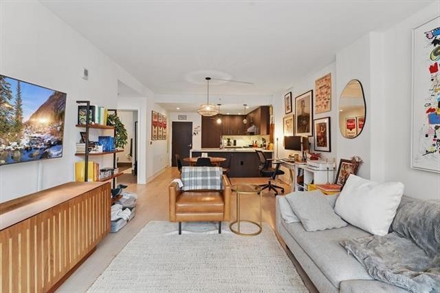 1400 HUDSON ST Unit: 220