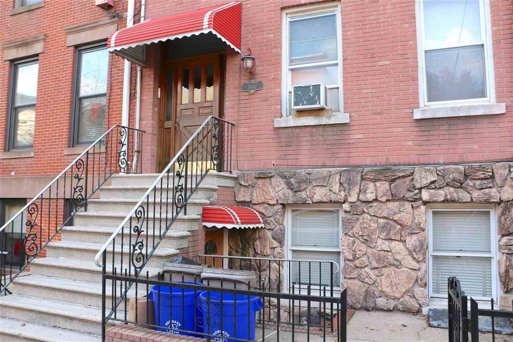 816 BLOOMFIELD ST Unit: 2