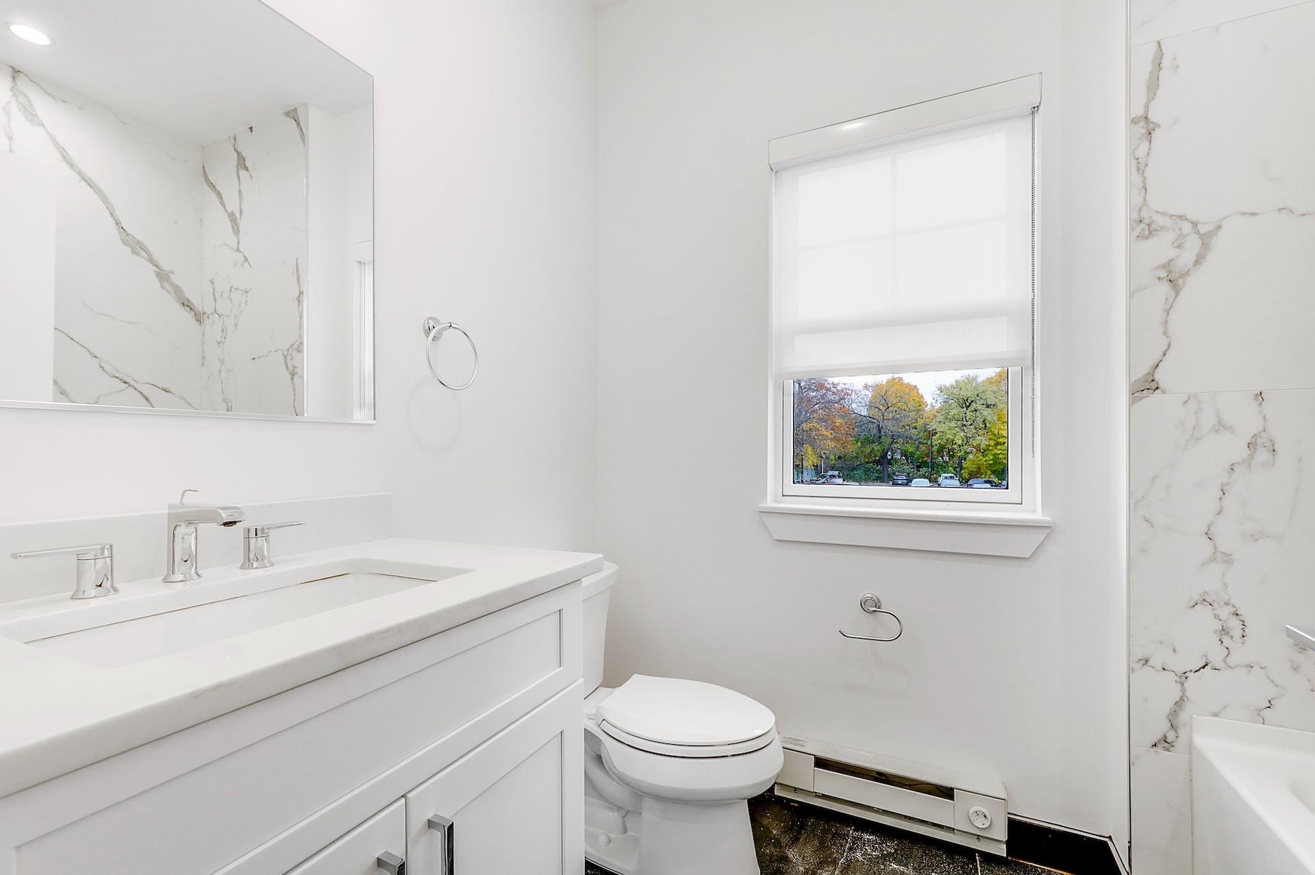 74 CLARENDON PL Unit: 202