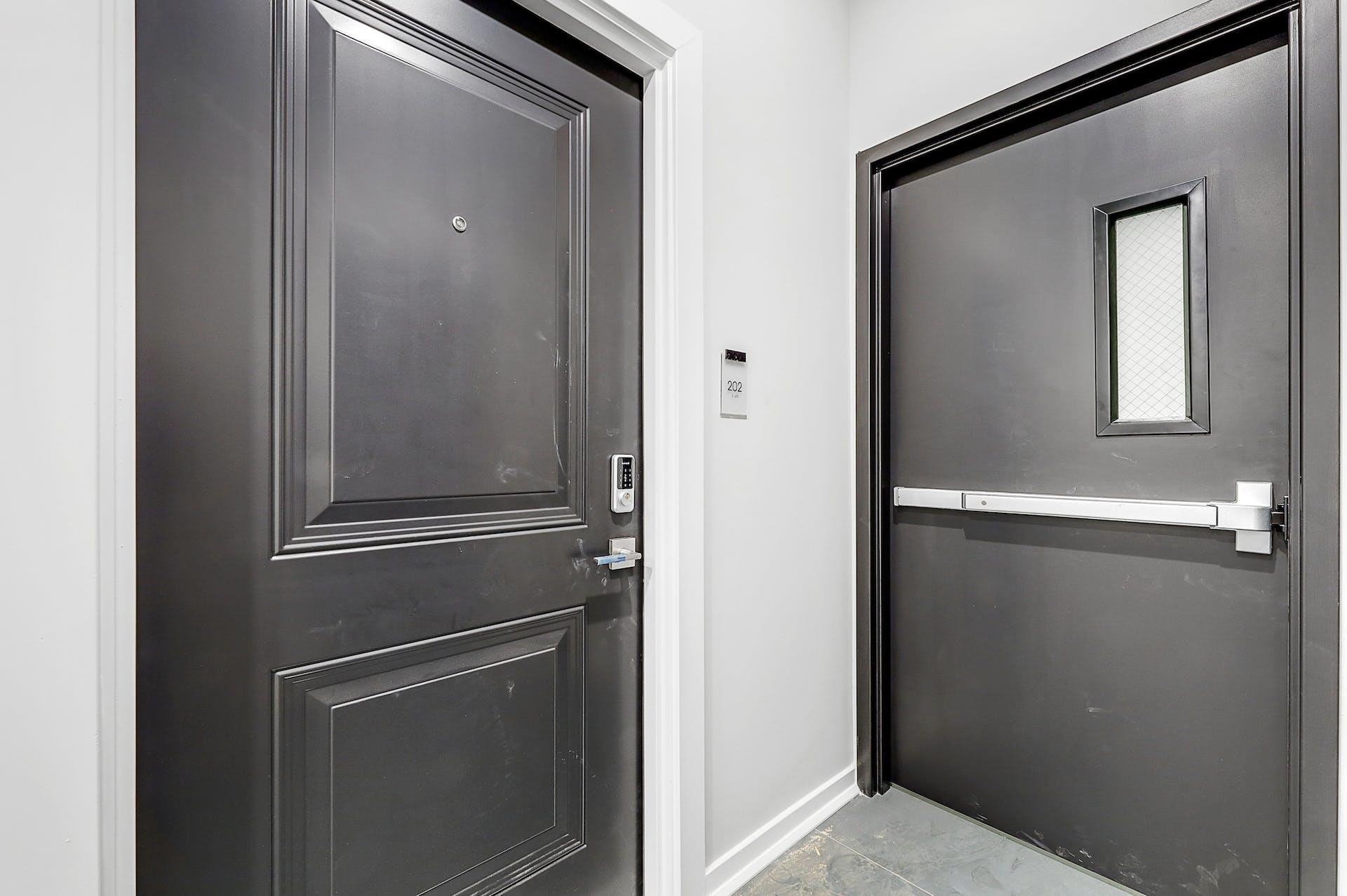 74 CLARENDON PL Unit: 202