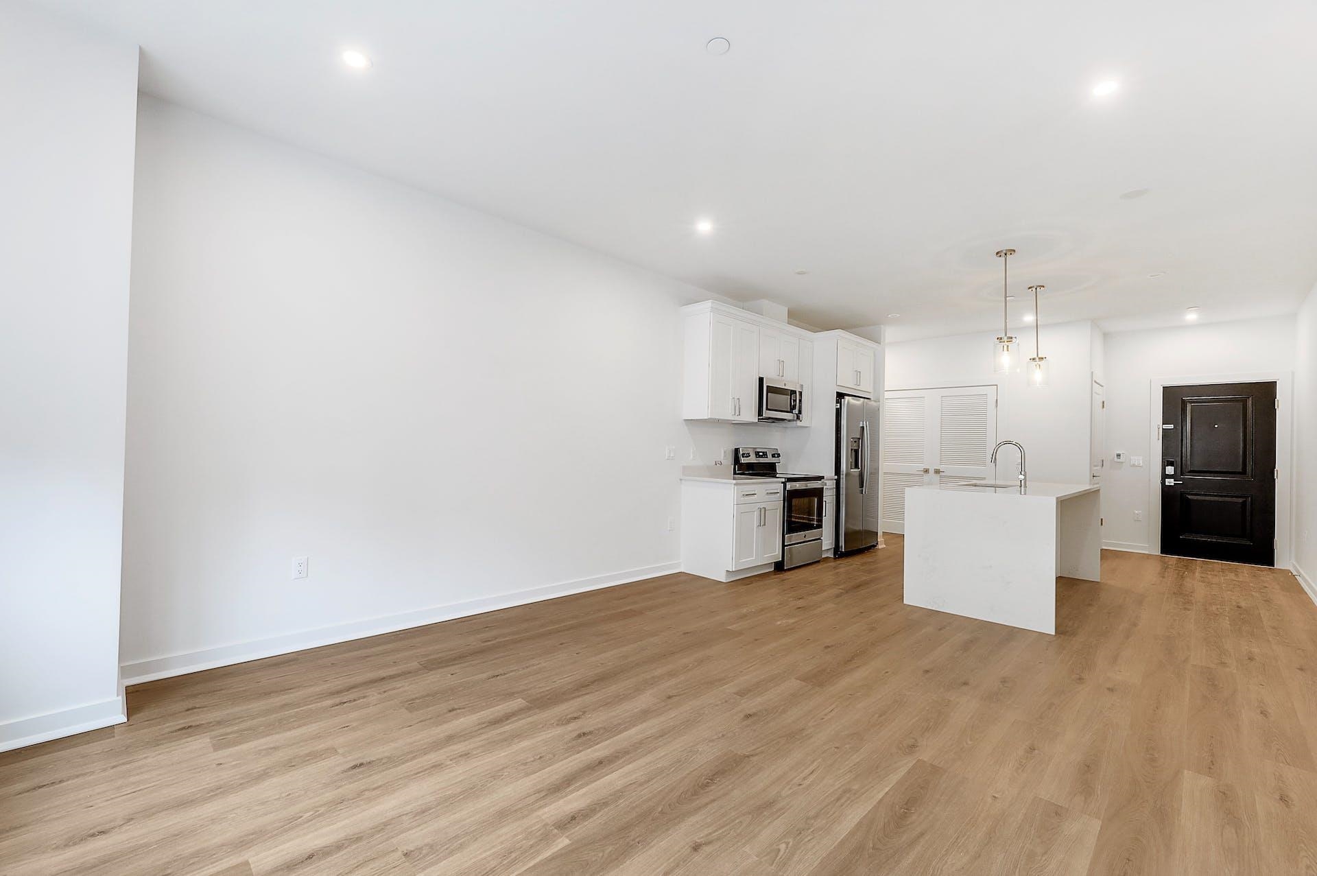 74 CLARENDON PL Unit: 202