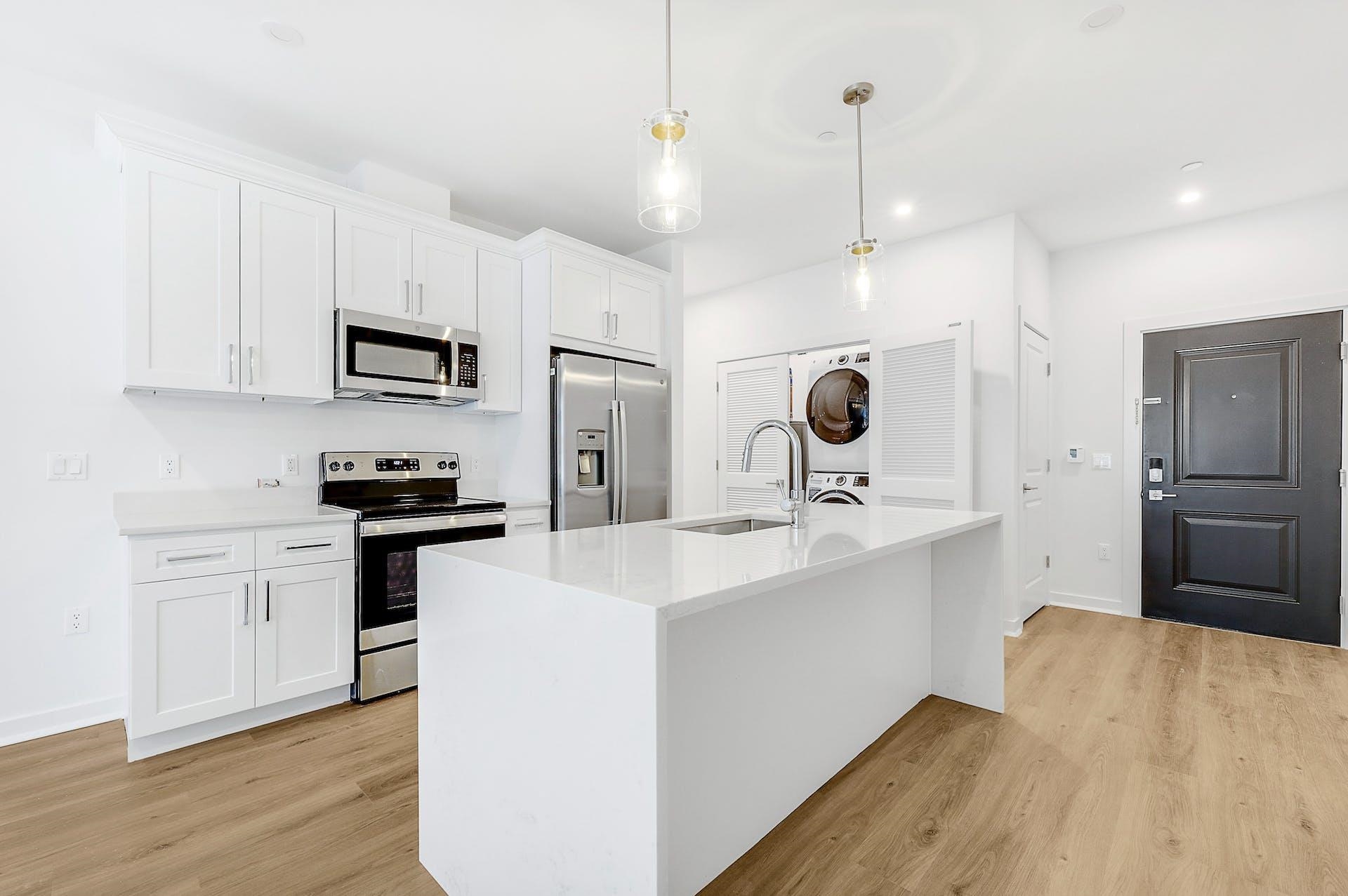 74 CLARENDON PL Unit: 202