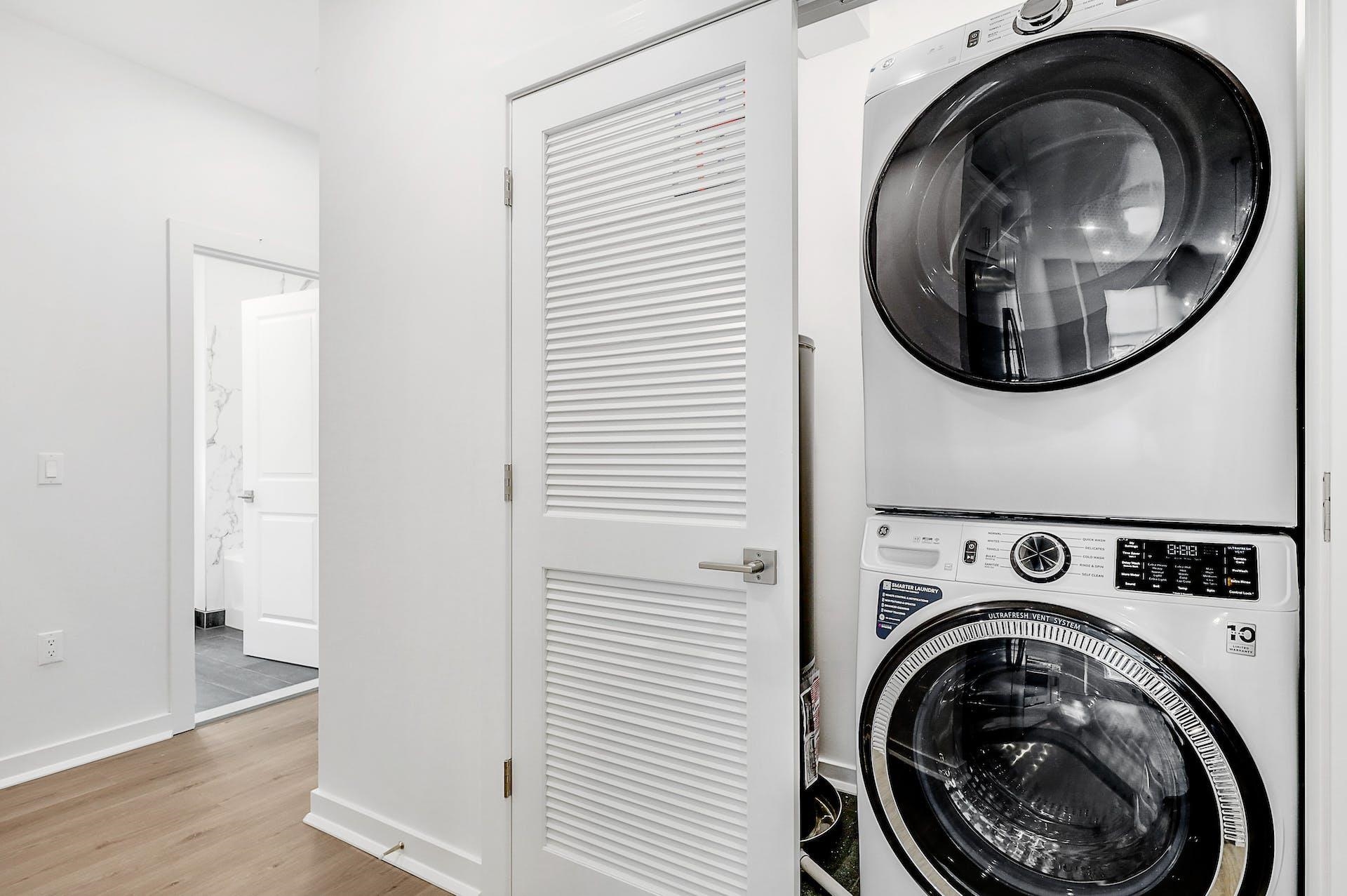 74 CLARENDON PL Unit: 202