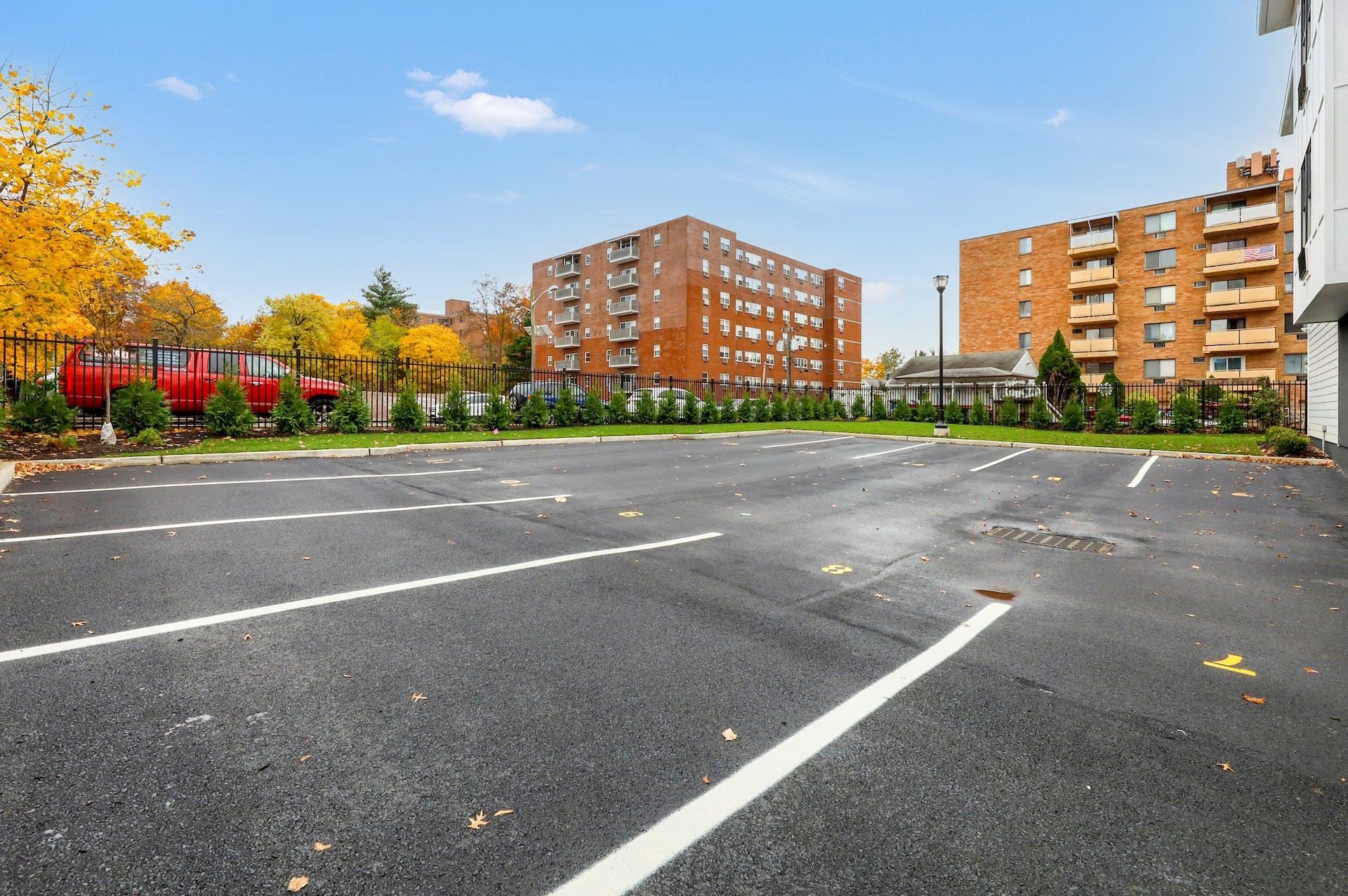 74 CLARENDON PL Unit: 202