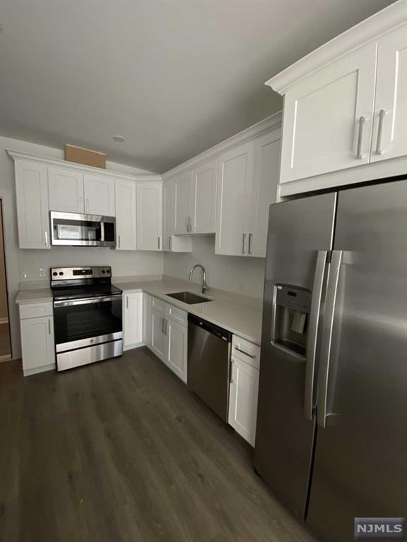 74 CLARENDON PL Unit: 203