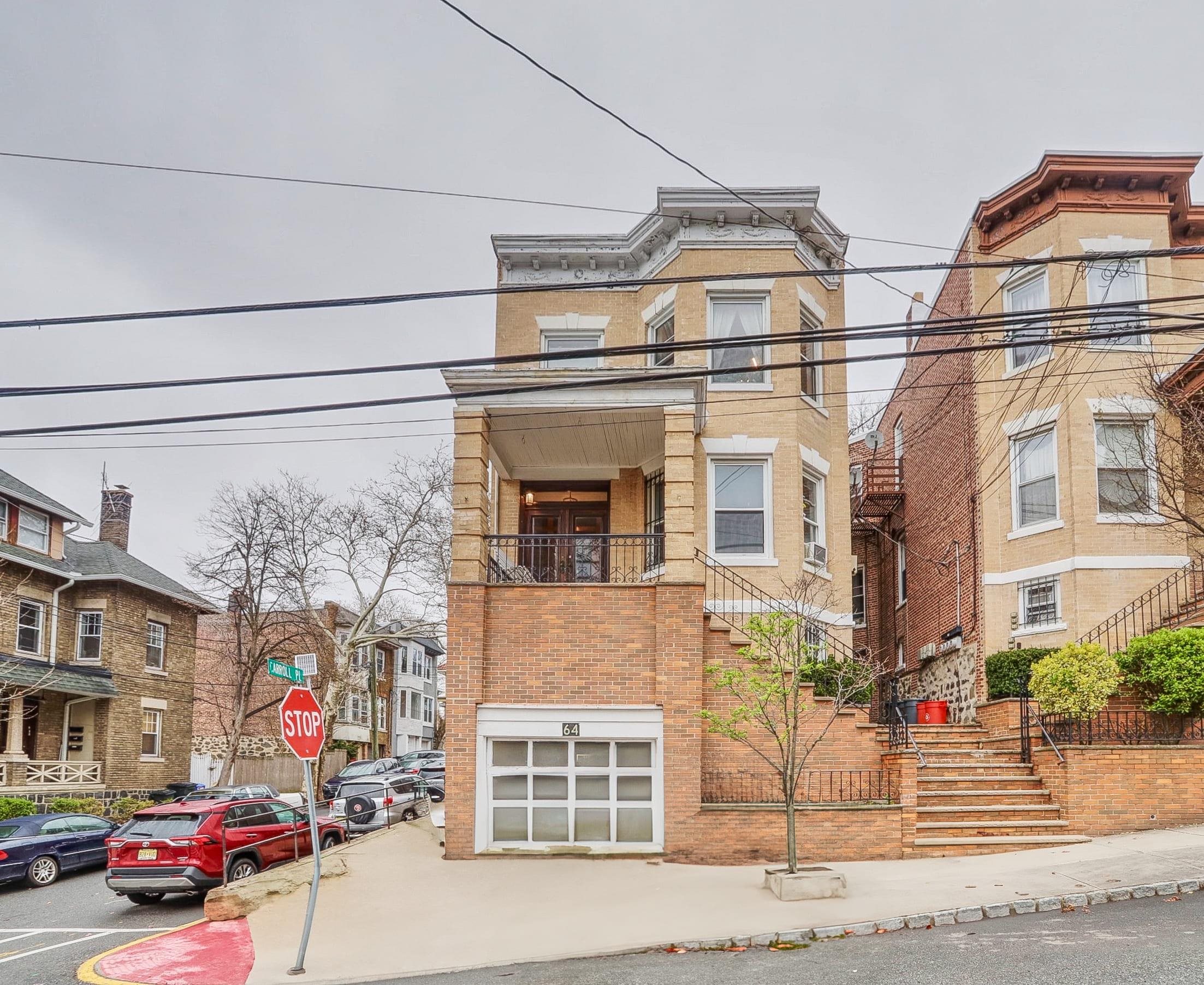 64 LIBERTY PL Unit: 2