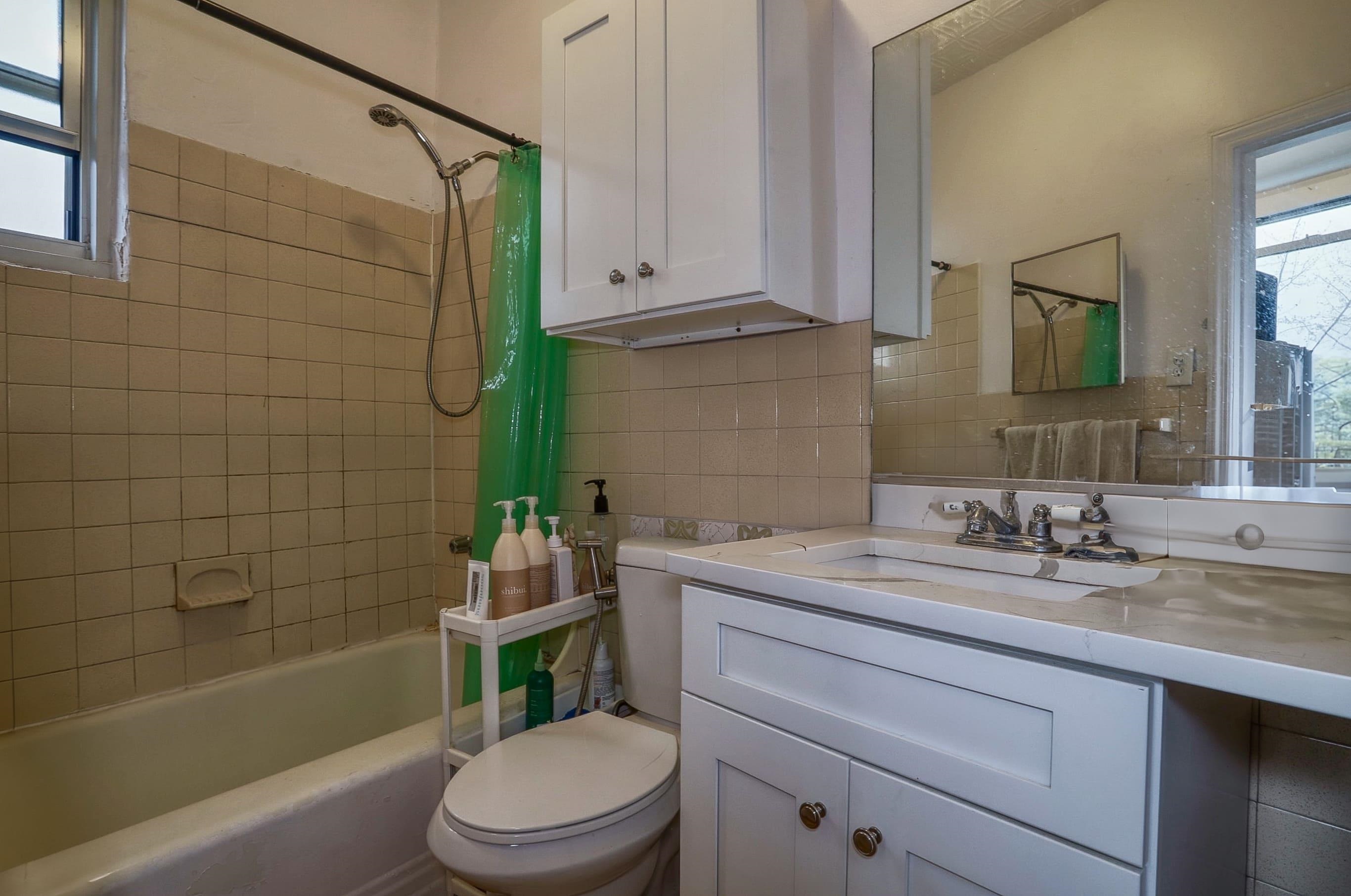 64 LIBERTY PL Unit: 2
