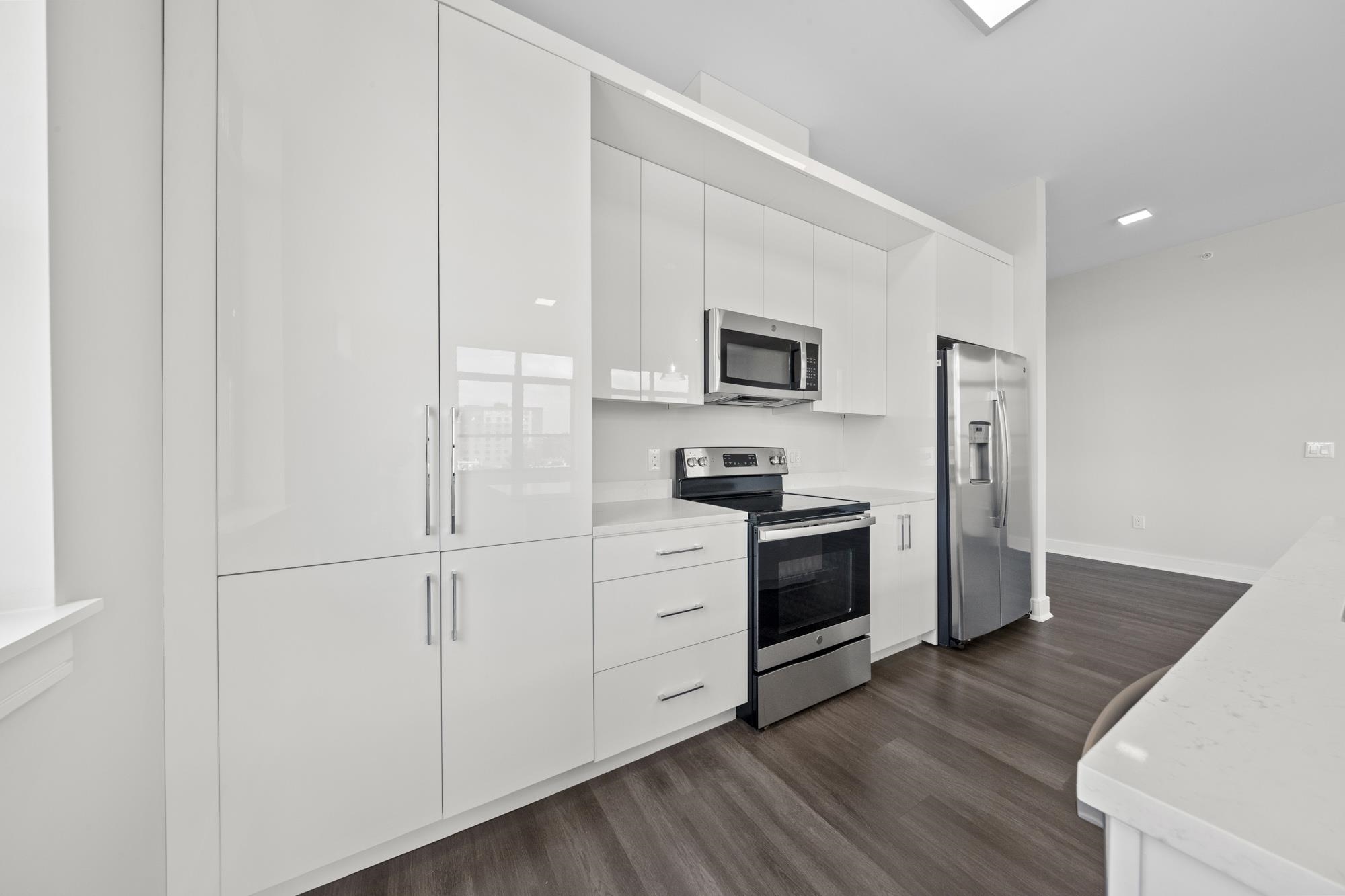 121 34TH ST Unit: 303