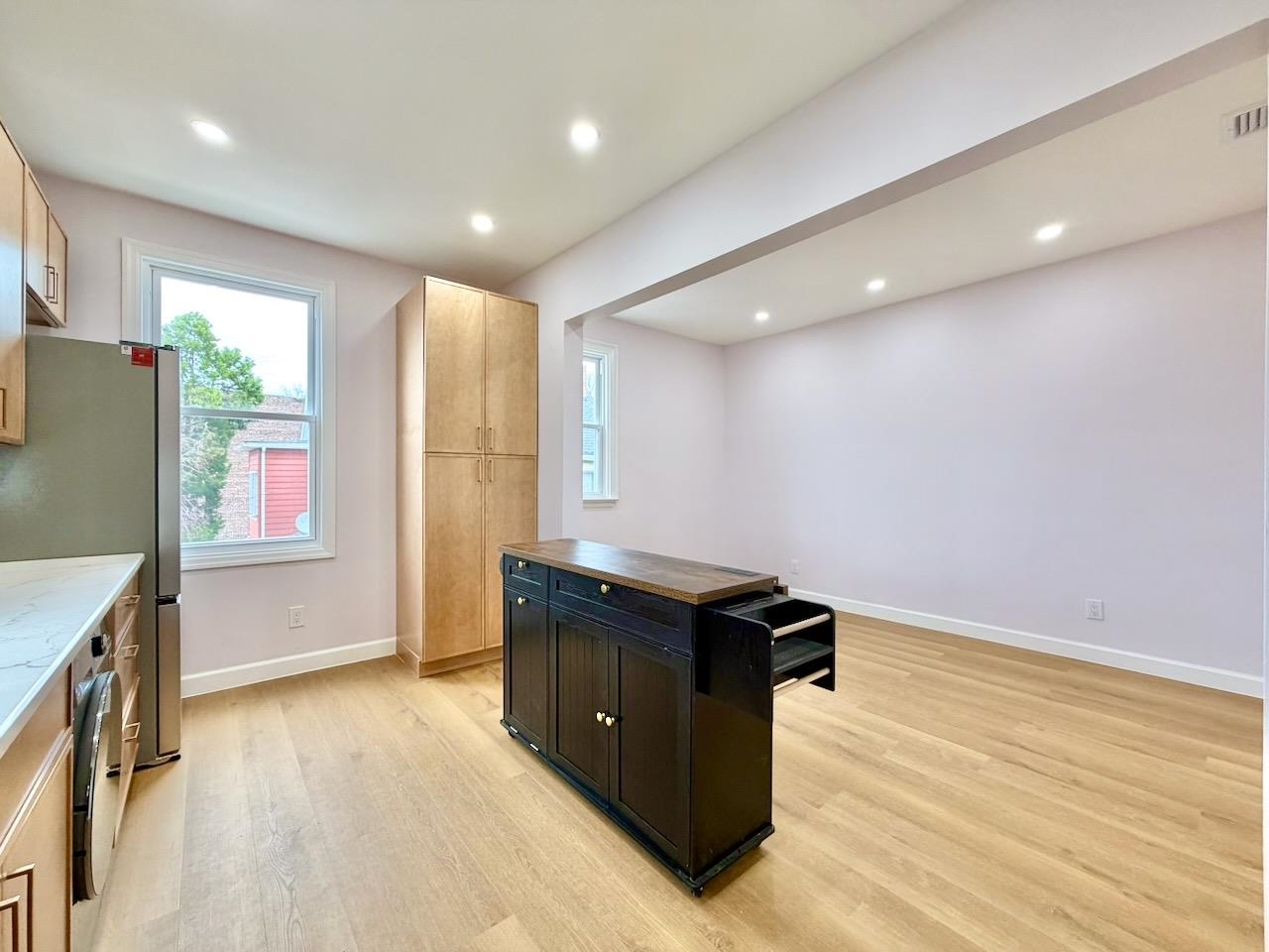 130 BEACH ST Unit: 2