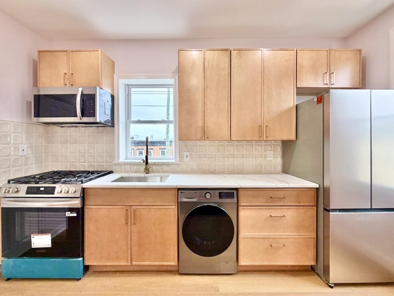 130 BEACH ST Unit: 2