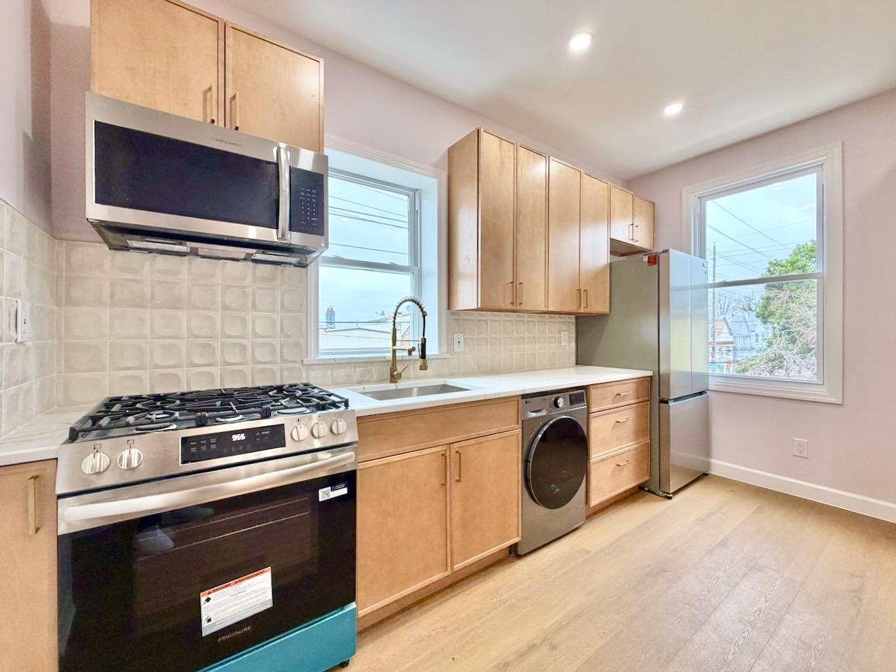 130 BEACH ST Unit: 2