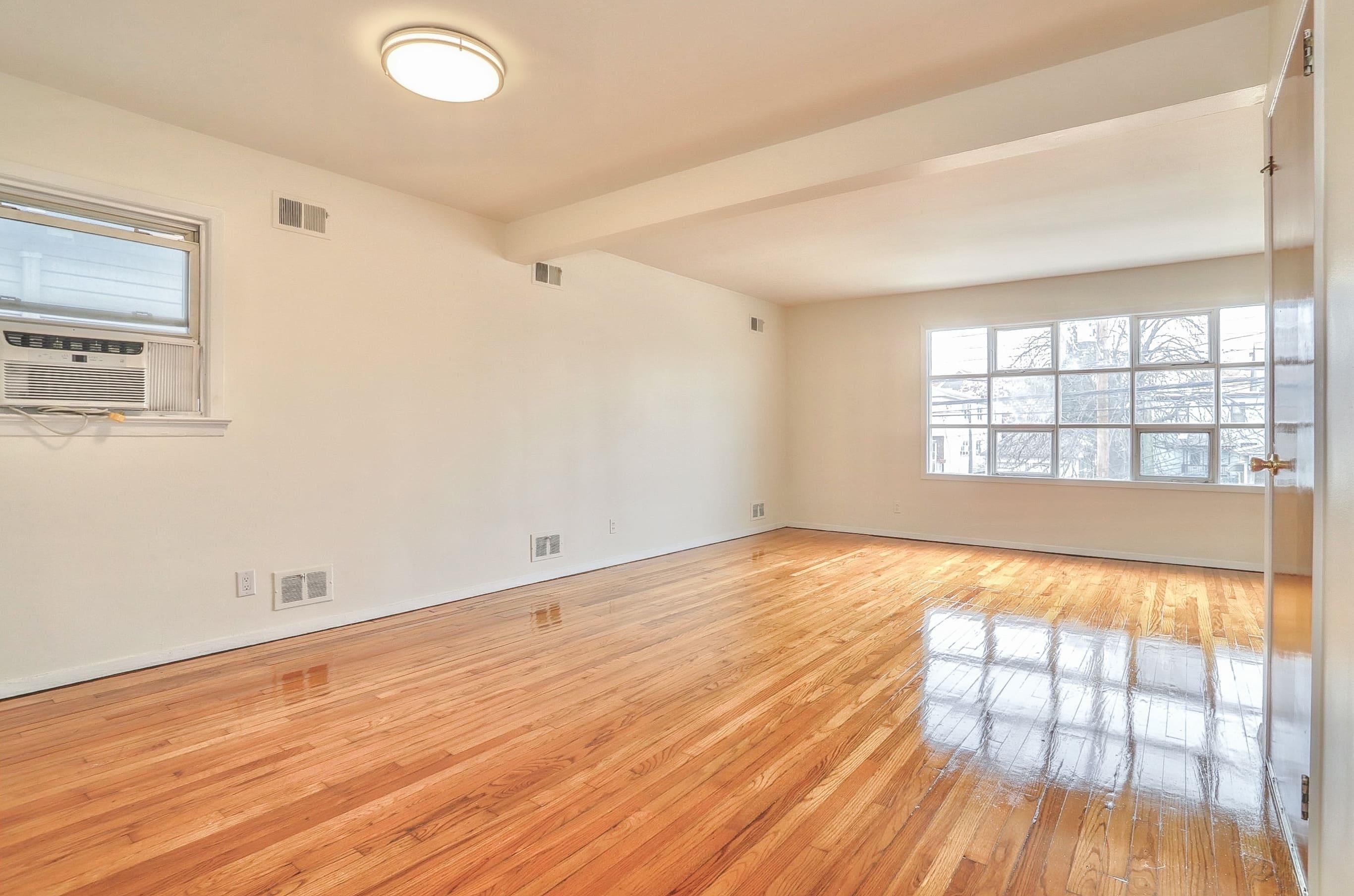 502 AVENUE E Unit: 2