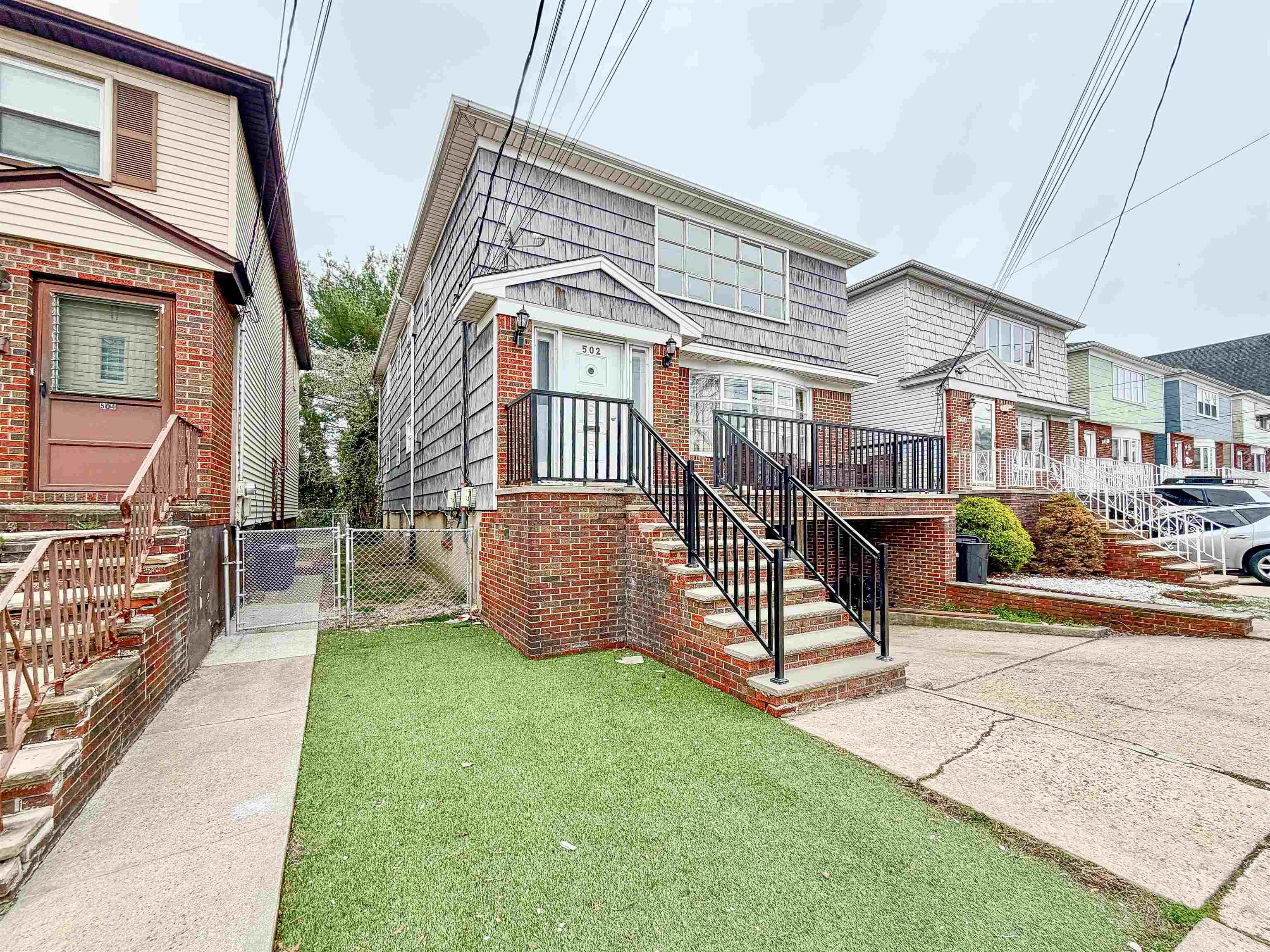 502 AVENUE E Unit: 2