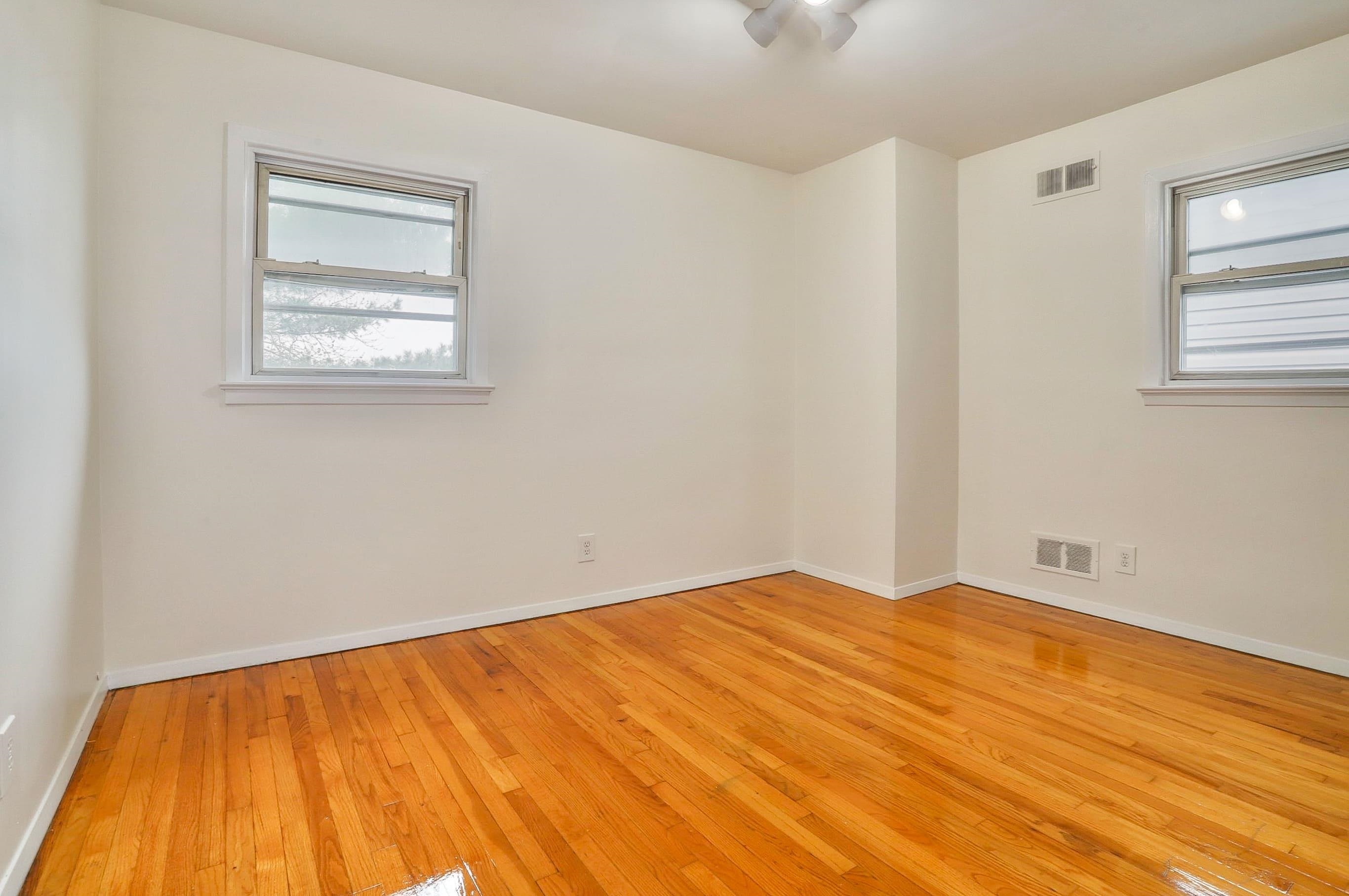 502 AVENUE E Unit: 2