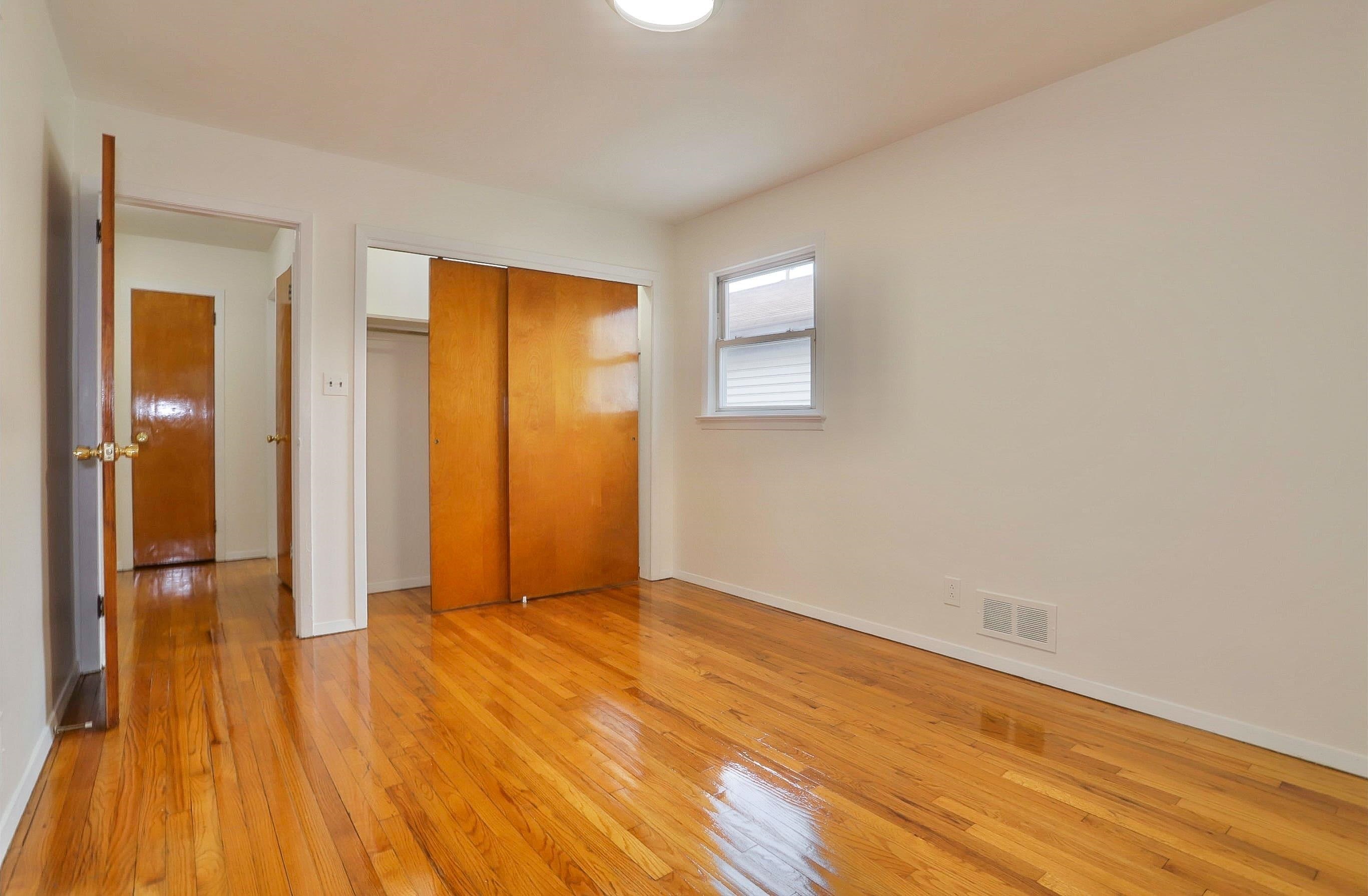 502 AVENUE E Unit: 2