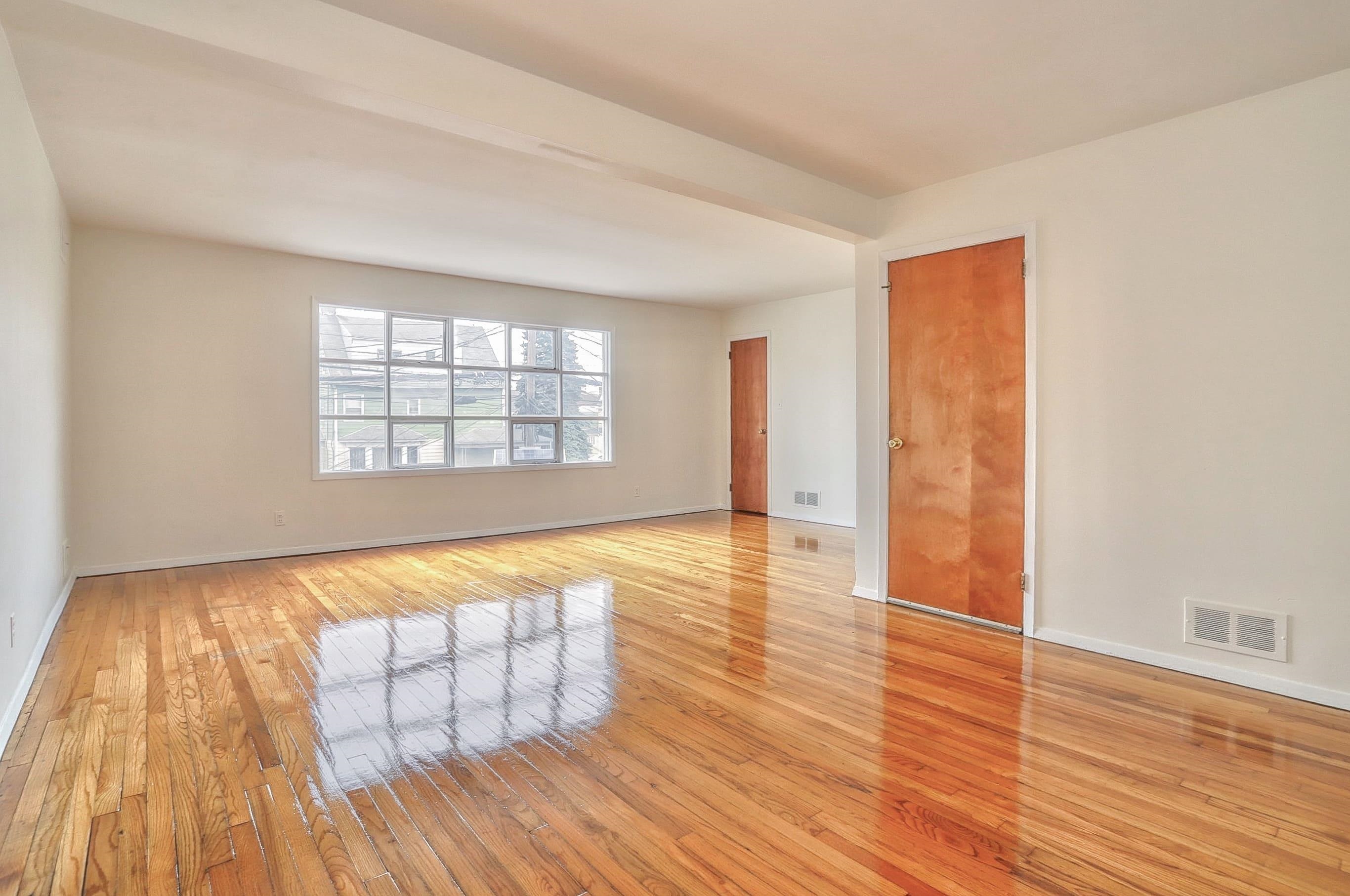 502 AVENUE E Unit: 2